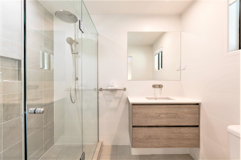 Bathroom 3, Clothiers Creek Farm, Tweed - Pt B