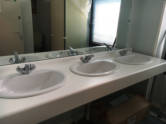 Bathroom 4, Le Presbytère, Landes