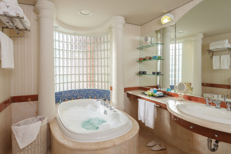 Bathroom 5, Herods Palace Hotel, Aqaba
