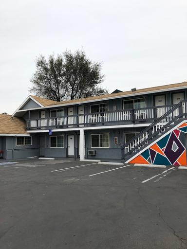 Exterior & Views 2, Travel Inn, Shasta