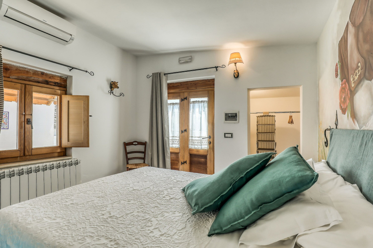 Bedroom 4, Trulli Terra Magica, Bari