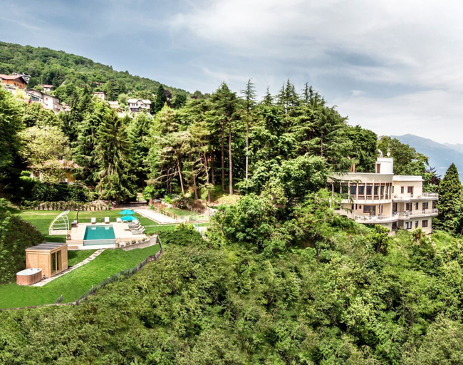 Exterior & Views