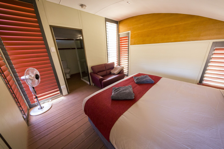 Bedroom 2, Bungle Bungle Savannah Lodge, Halls Creek
