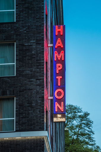 Exterior & Views 1, Hampton Inn & Suites Portland-Pearl District, Multnomah