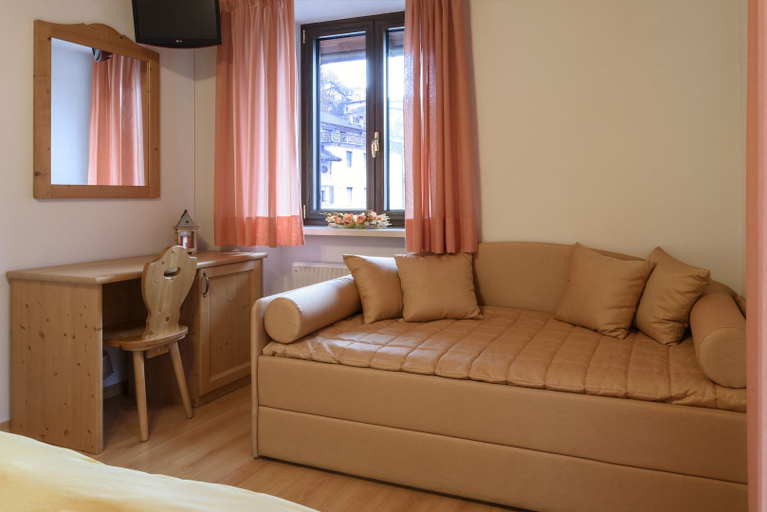 Others 5, Hotel Cima d'Asta, Trento