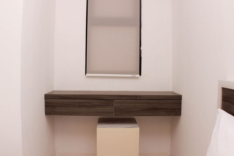 Bathroom 5, Cozy Stay Studio Urbantown Karawang Apartment, Karawang