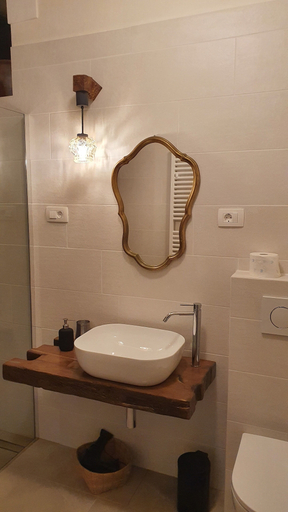 Bathroom 4, Monfort Apartments, Piran