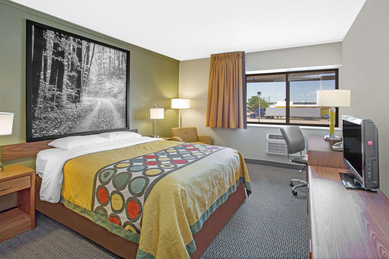 Bedroom 3, Super 8 by Wyndham Windsor/Madison North, Dane