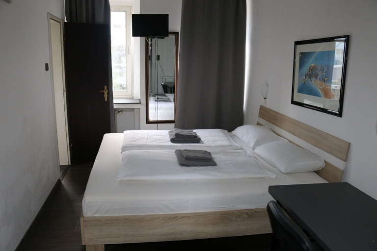 Bedroom 3, Hotel Berliner Hof, Düsseldorf