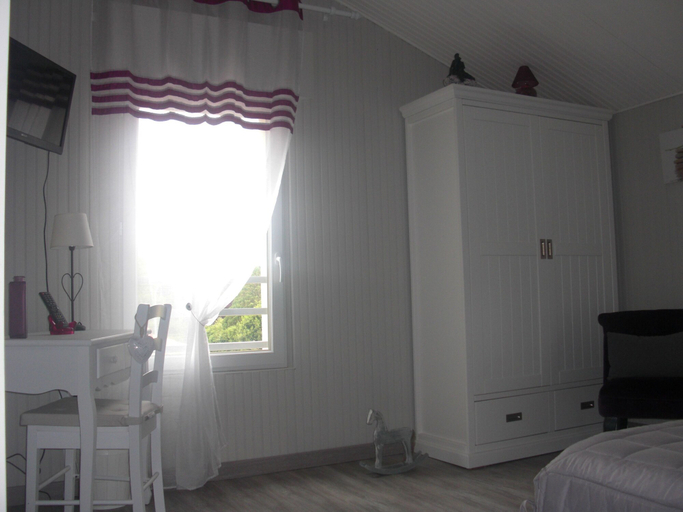 Bedroom 5, Chambres d'hôtes Le Clos Sainte Léa, Vendée