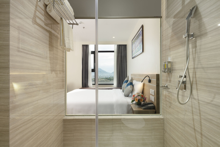 Bathroom 5, Lucky Sun Hotel, Nha Trang