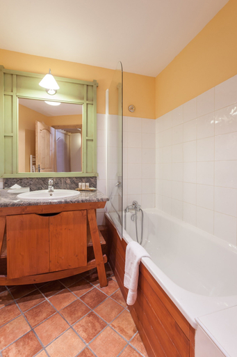 Bathroom 4, Pierre & Vacances Premium Arc 1950 Le Village, Savoie