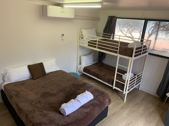 Bedroom 3, Mungo Roo, Wentworth