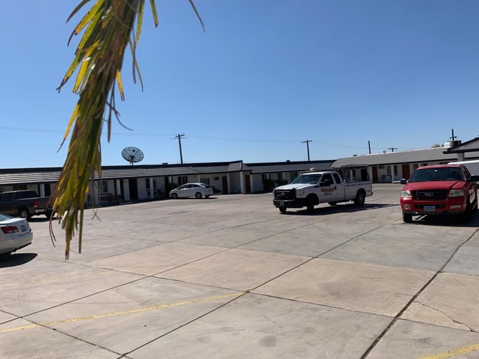 Others 4, The Sands Motel, Clark
