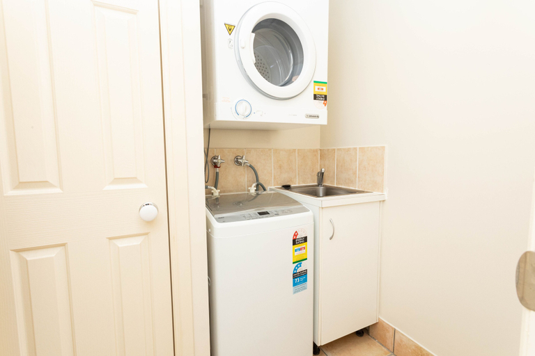 Bathroom 3, 9 Starview Apartments, Whitsunday