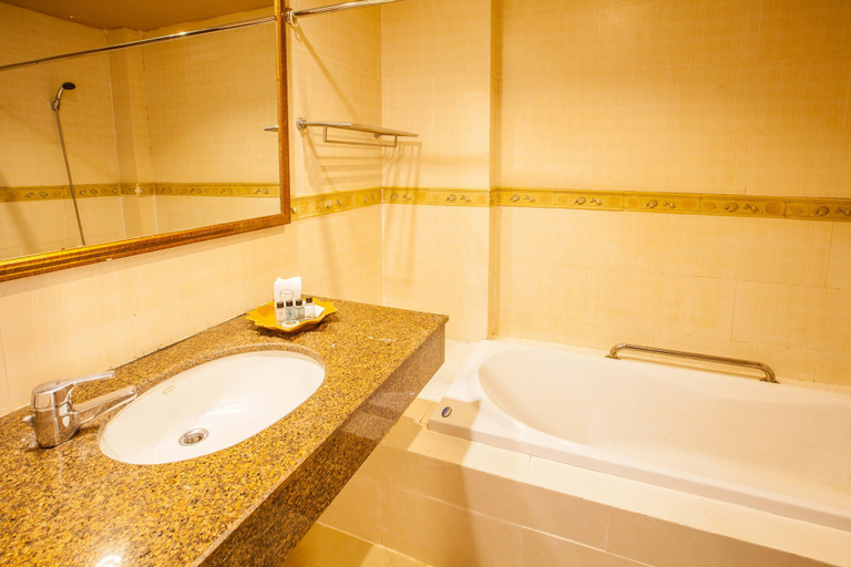 Bathroom 4, Khaolak Mohintara Resort, Takua Pa