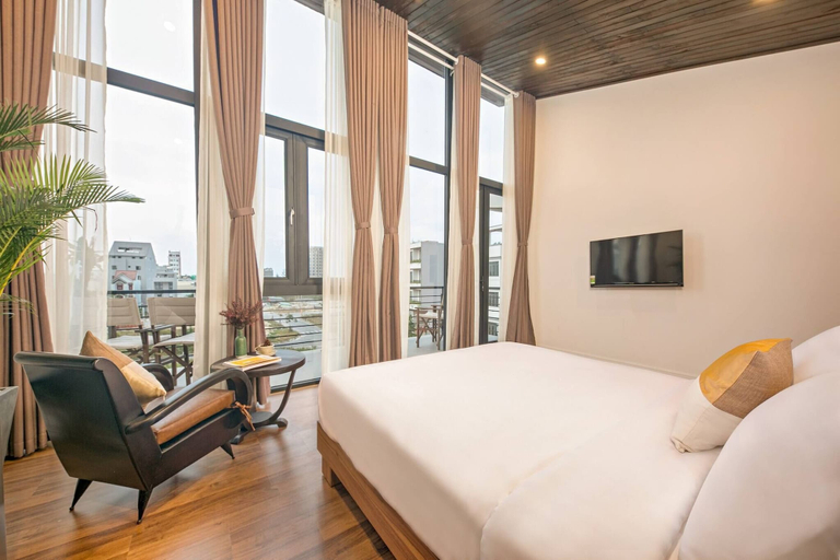 Bedroom 4, Modern 4-bdr Villa Foosball Dart Cafe Walk to My Khe Beach, Da Nang