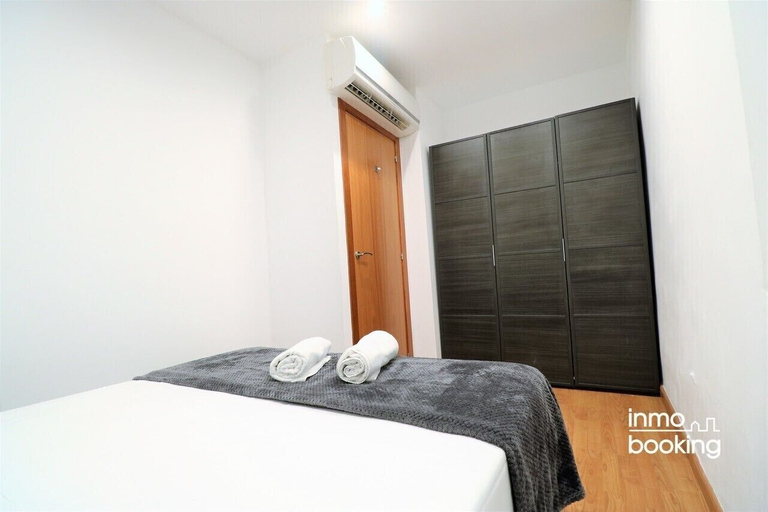 Bedroom 2, InmoBooking Tarraco climatizado ,cerca de la playa, Tarragona