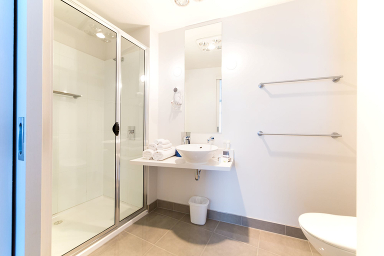 Bathroom 4, Customs House Hotel, Hobart