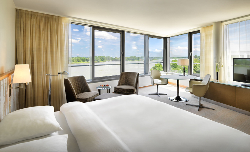 Bedroom 2, Hyatt Regency Mainz, Mainz