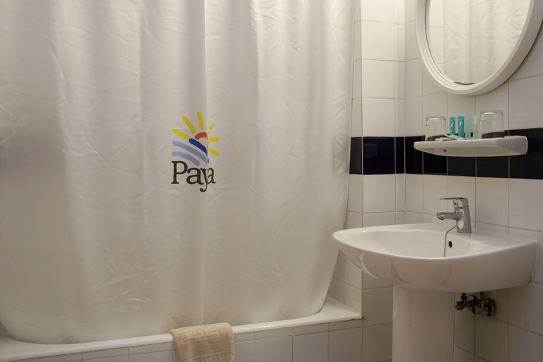 Bathroom 5, Apartamentos Portu Saler, Baleares