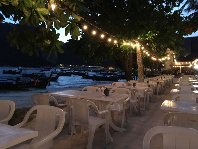 Food & Drinks 5, Phi Phi Banyan Villa, Mueang Krabi