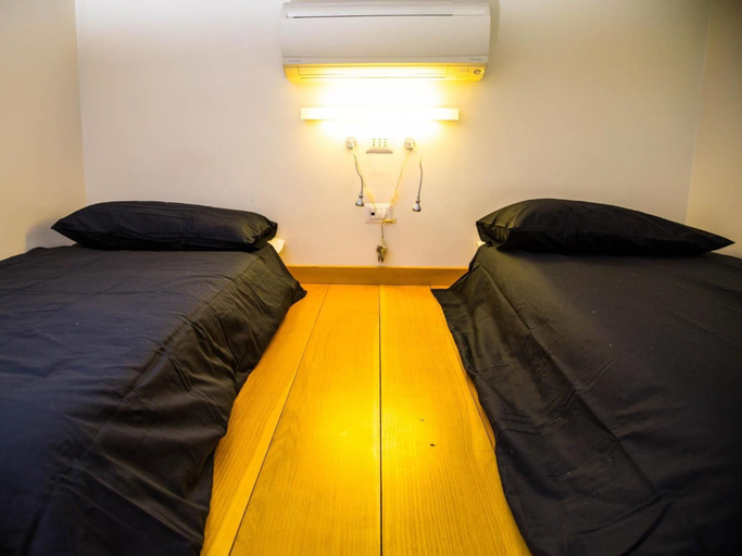Bedroom 2, A casa di Roberta, Rome
