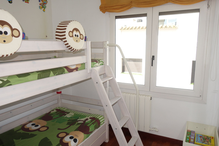 Bedroom 3, Apartamento Alga, Girona