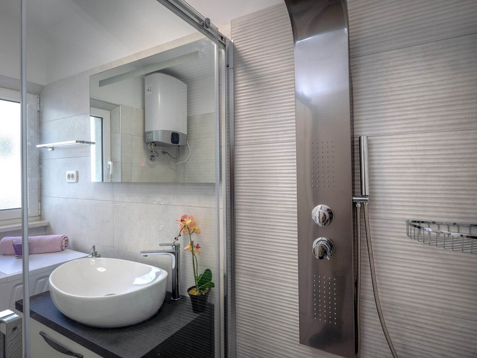 Bathroom 3, Apartments Snjezana, Selca