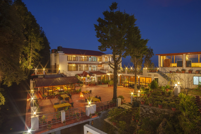 Exterior & Views