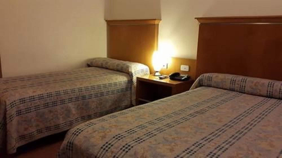 Bedroom 3, Ariston Hotel, Rosario