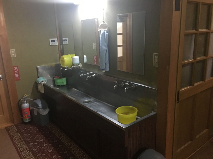 Bathroom 2, Oyado Tsukamotosou, Takayama
