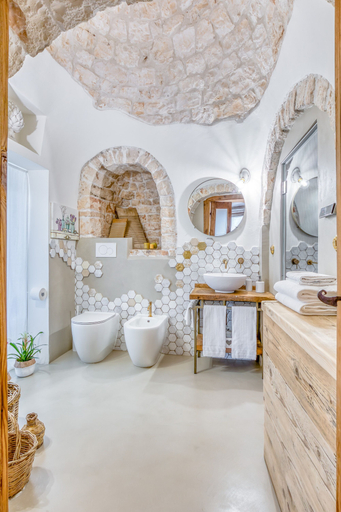 Bathroom 5, Trulli Terra Magica, Bari