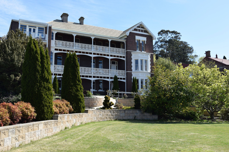 Auldington Hotel, Launceston - Pt B