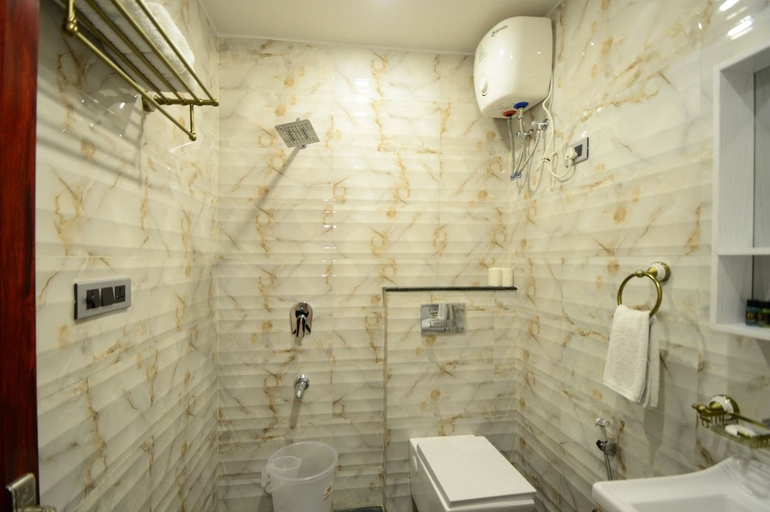 Bathroom 3, Hotel Royal Polovictory, Jaipur
