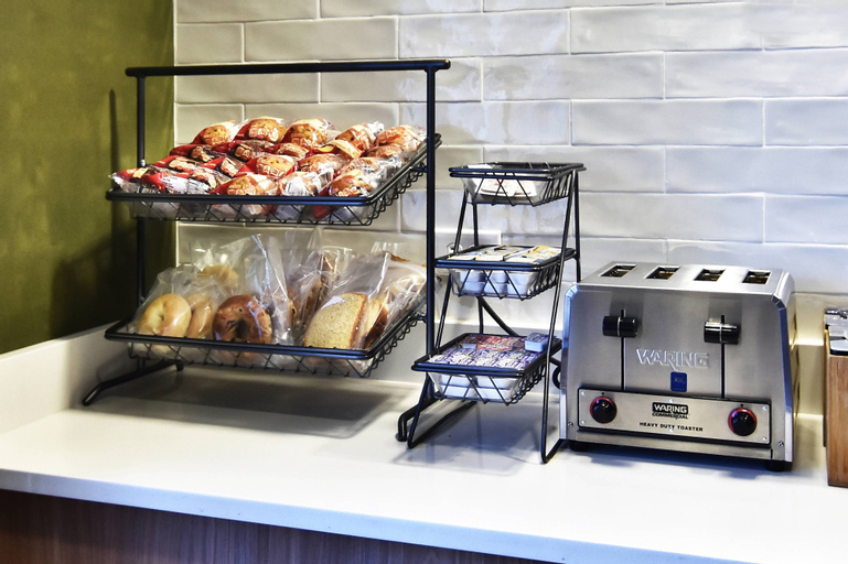 Food & Drinks 5, Fairfield by Marriott Inn & Suites Richmond Innsbrook, Henrico