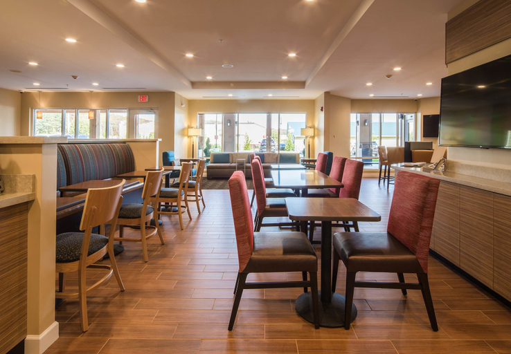 Food & Drinks 4, TownePlace Suites by Marriott Cleveland, Bradley