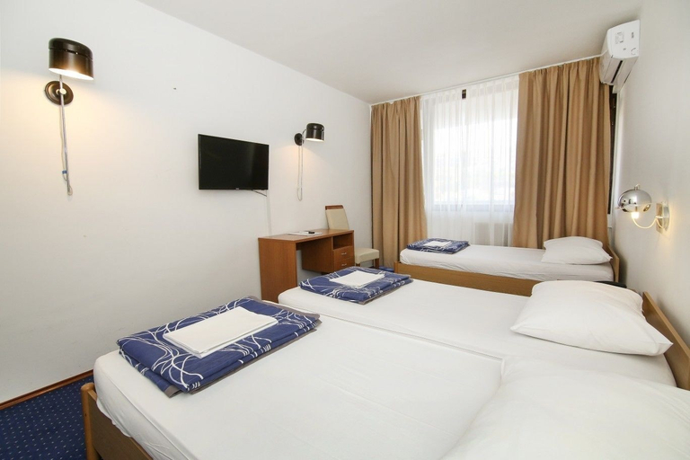 Bedroom 2, Hotel Zagreb, Split