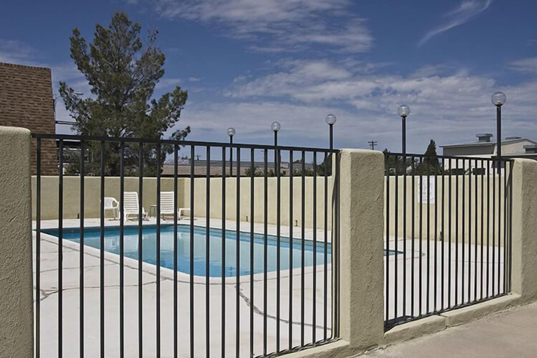 Others 5, Motel 8 Willcox, Cochise