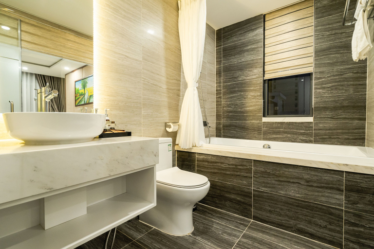 Bathroom 5, Nagila Boutique Hotel, Da Nang
