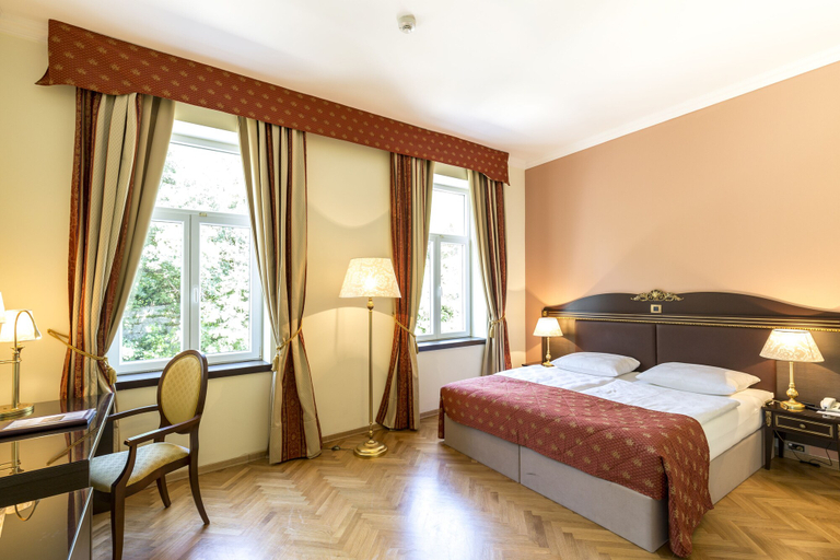 Bedroom 4, Hotel Kvarner Palace, Crikvenica