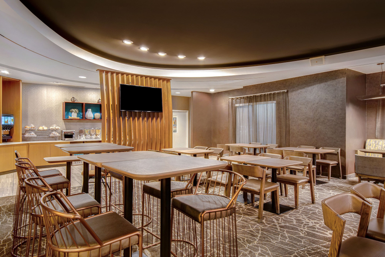 Food & Drinks 5, Springhill Suites by Marriott Erie, Erie