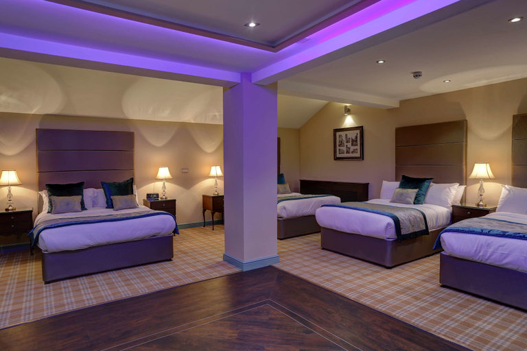 Bedroom 3, Rogerthorpe Manor Hotel, Wakefield
