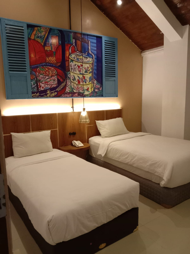 Omah Njonja Bed & Brasserie - Tap to explore photos