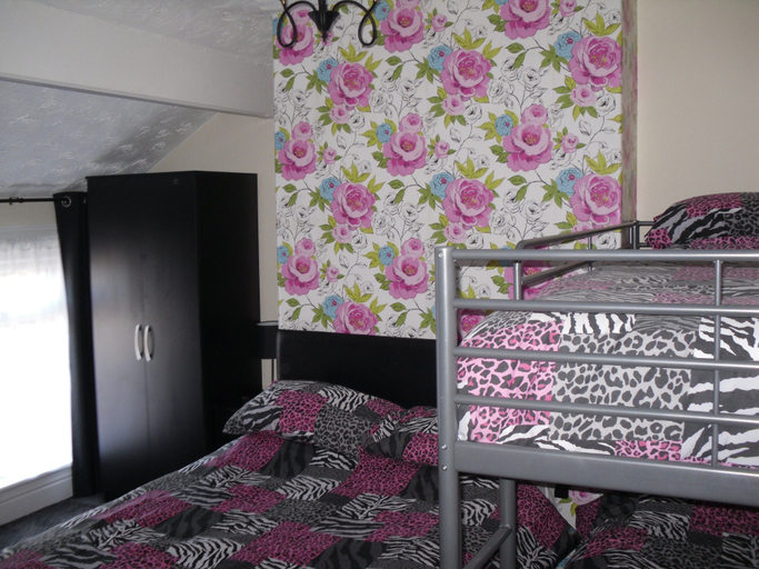 Bedroom 2, Trentham Private Hotel, Blackpool