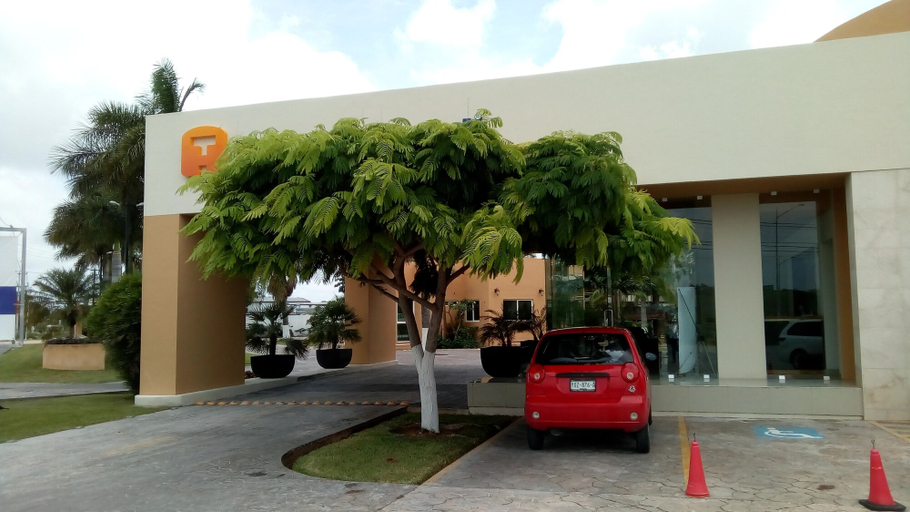 Exterior & Views 2, TecnoHotel Mérida Norte, Mérida