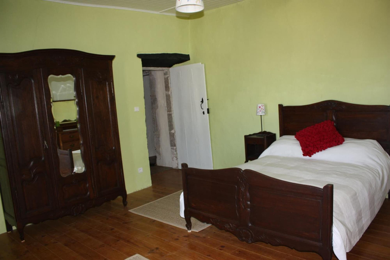 Bedroom 3, Les Picardies, Charente