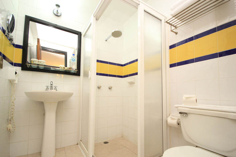 Bathroom 4, Hotel Ciudad Real Centro Histórico, San Cristóbal de las Casas