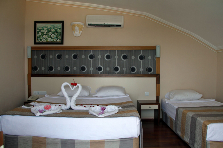 Bedroom 3, Lims Bona Dea Beach Hotel – All Inclusive, Kemer