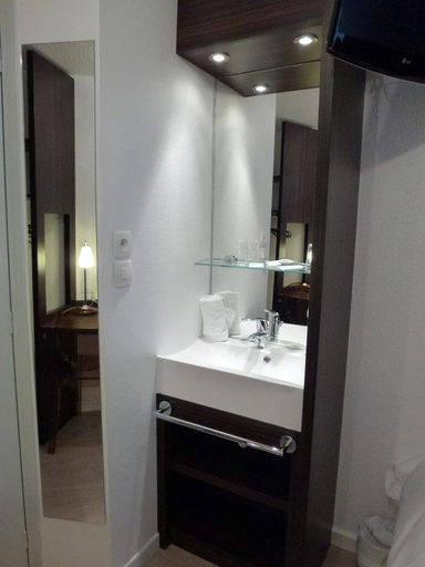 Bathroom 5, Cit'Hotel Primo Colmar Centre, Haut-Rhin